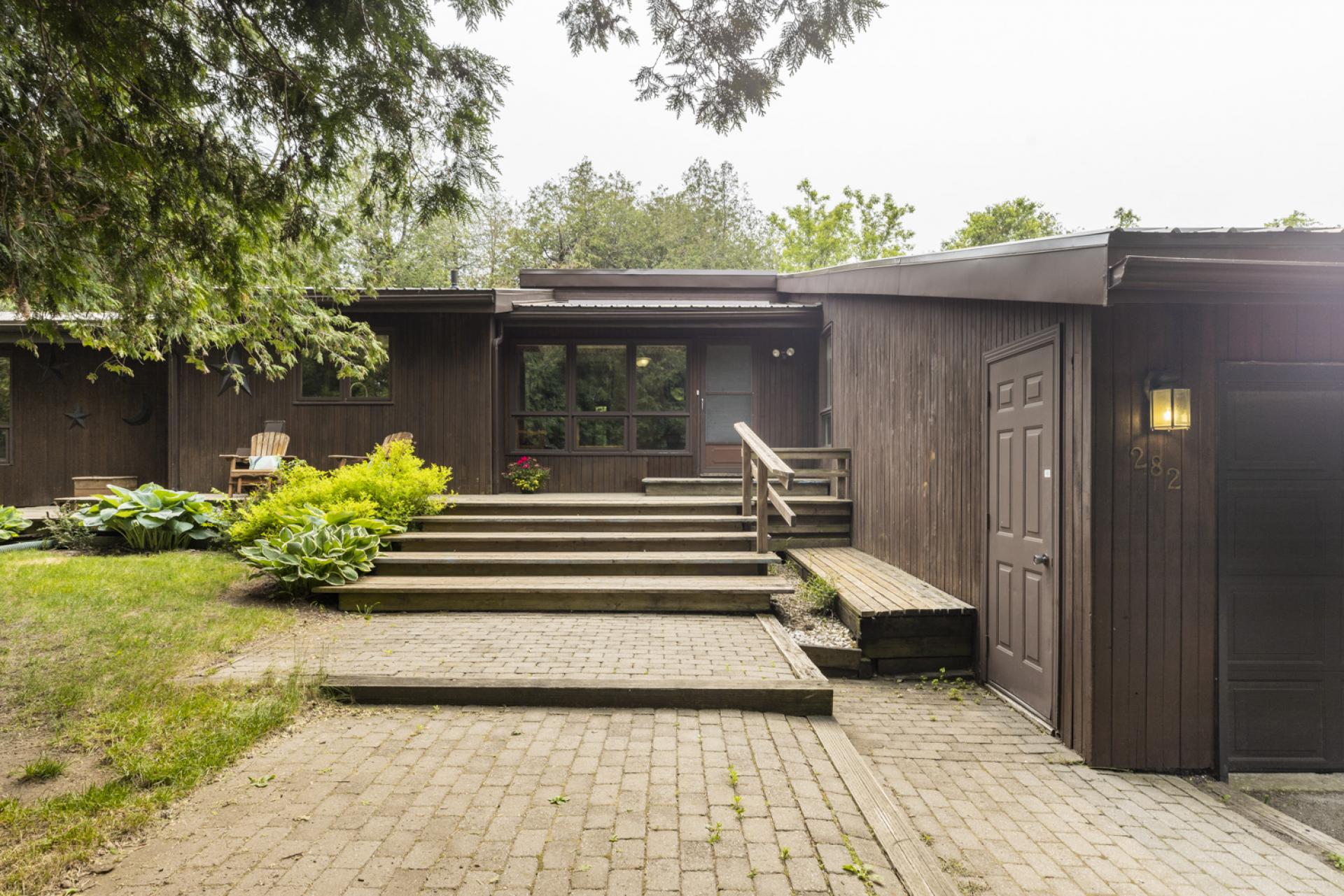 Laura Keller Lanark & Ottawa real estate Properties