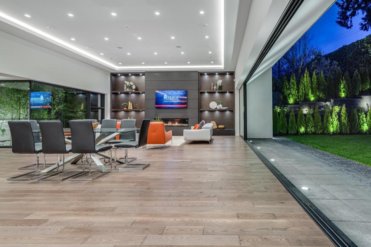  at 910 Leovista Avenue, Edgemont, North Vancouver