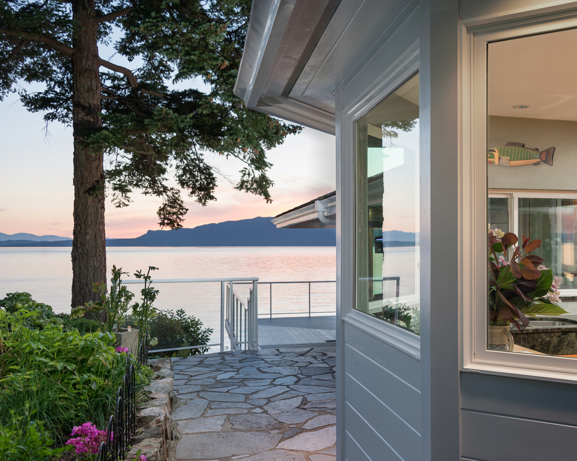 11113 Sunshine Coast Highway Halfmn Bay Secret Cv Redroofs