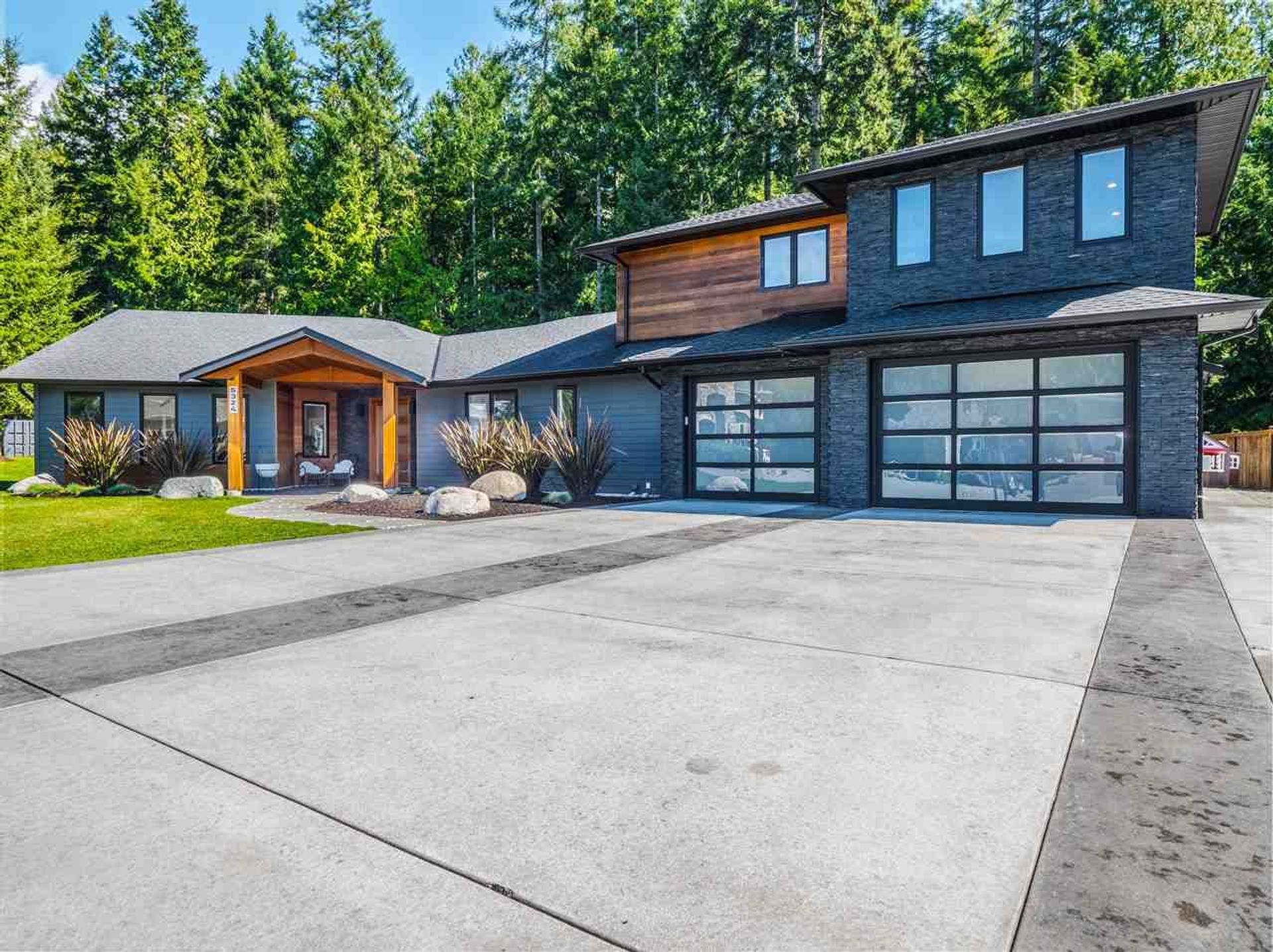5324 Stamford Place, Sechelt District, Sunshine Coast by Mary Mackay Realtor 5324 Stamford Place, Sechelt District, Sunshine Coast