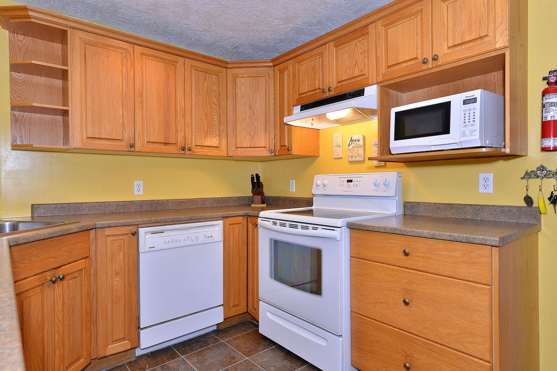 Kitchen at 3082 Island View Road, Island View, Central Saanich