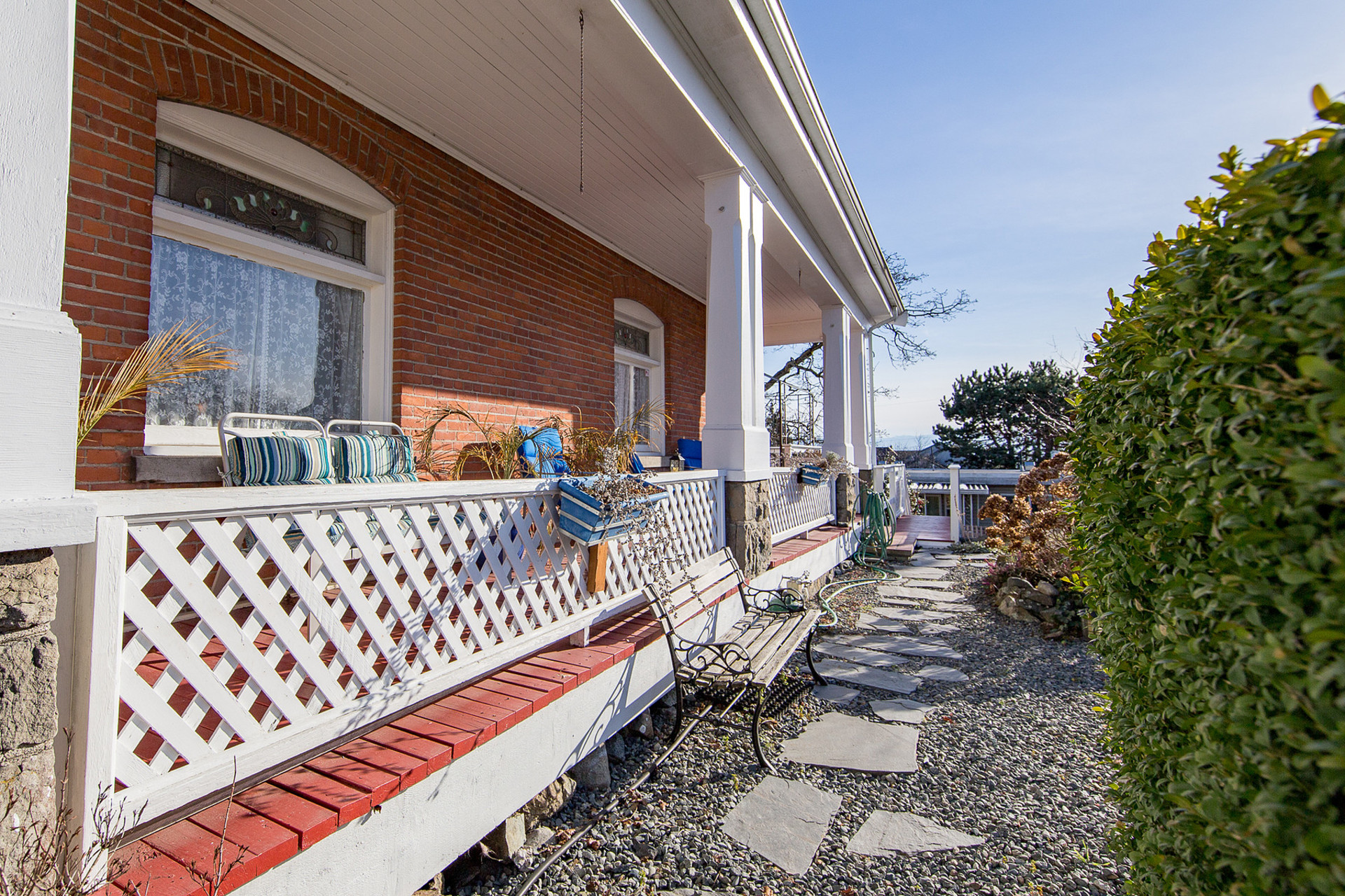  at 609, 611, 613 - 609 Mary Street, Victoria West