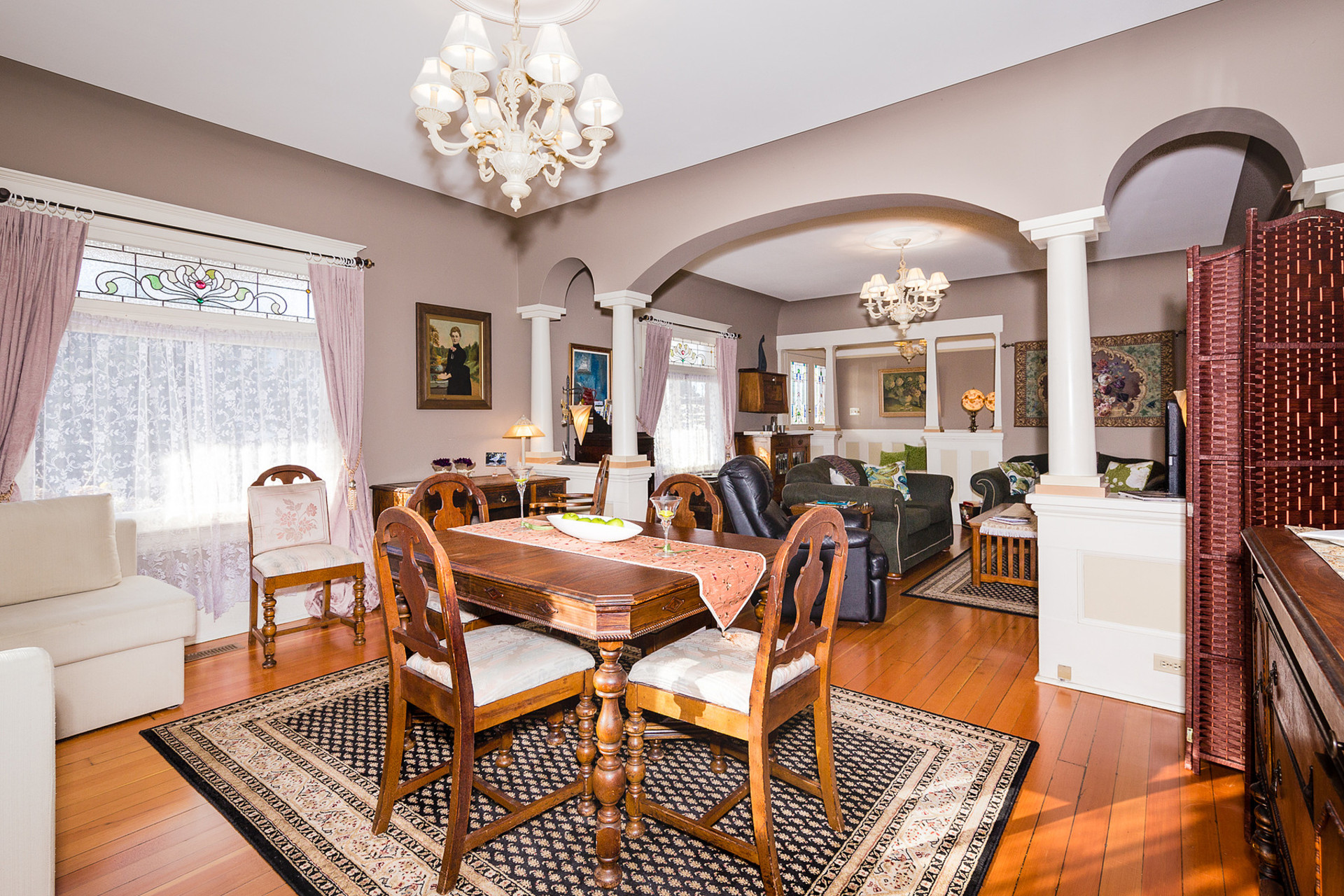  at 609, 611, 613 - 609 Mary Street, Victoria West