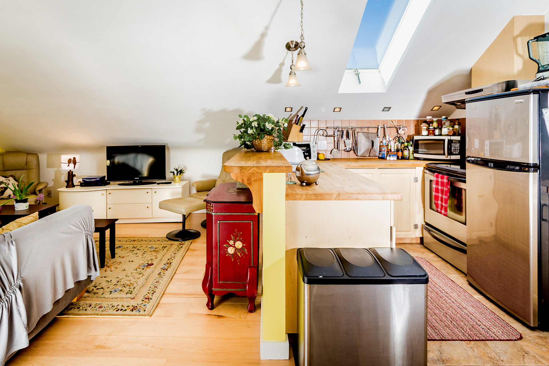  at 609, 611, 613 - 609 Mary Street, Victoria West