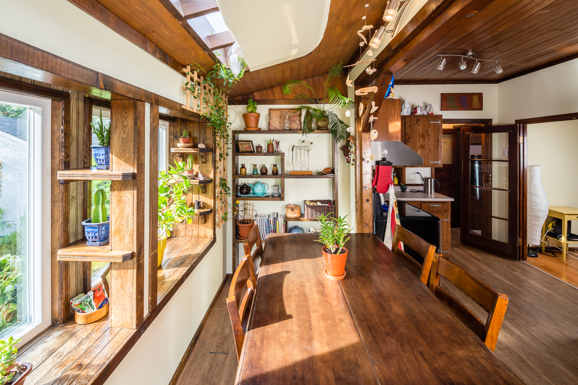  at 2706 Richmond Road, Victoria