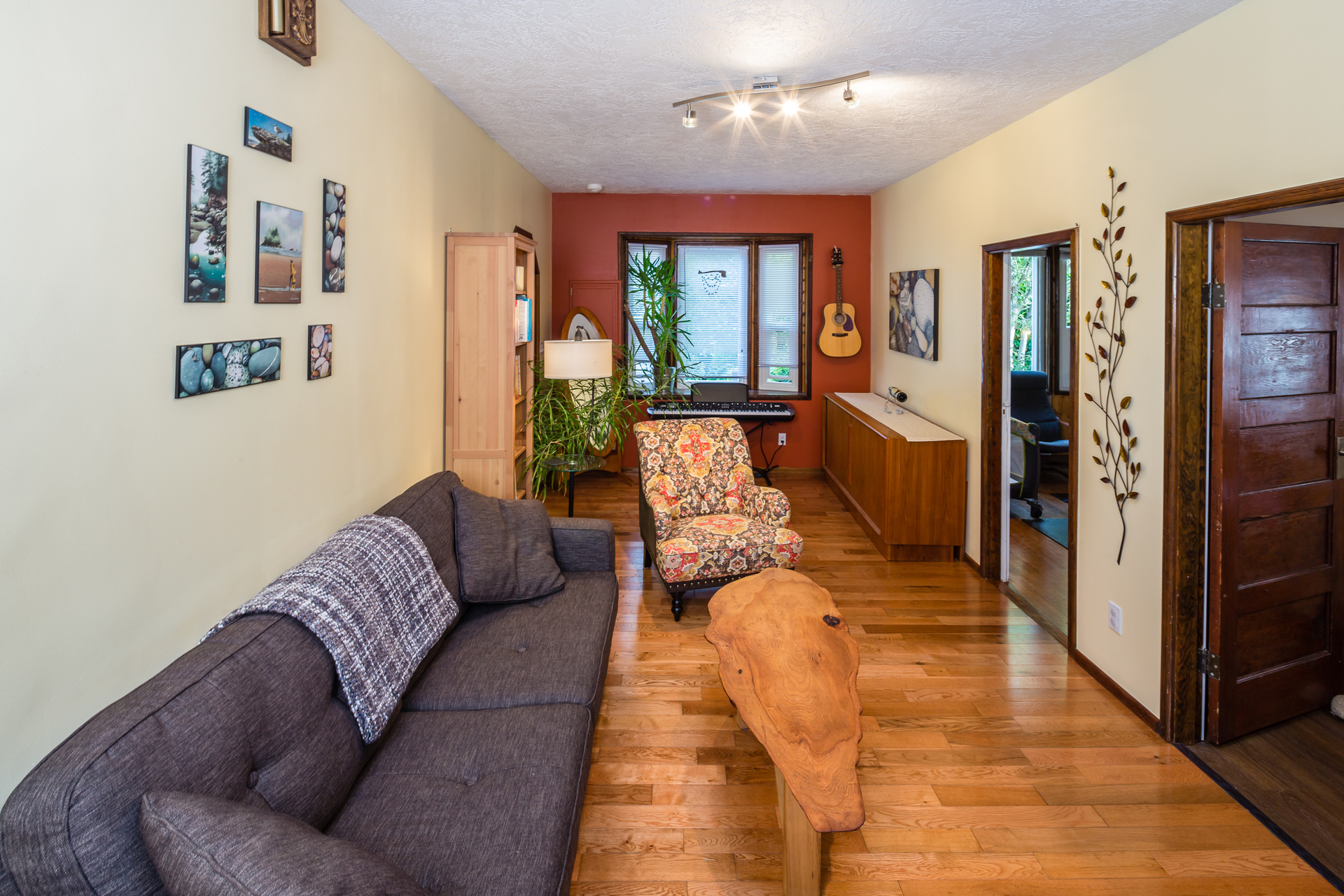  at 2706 Richmond Road, Victoria