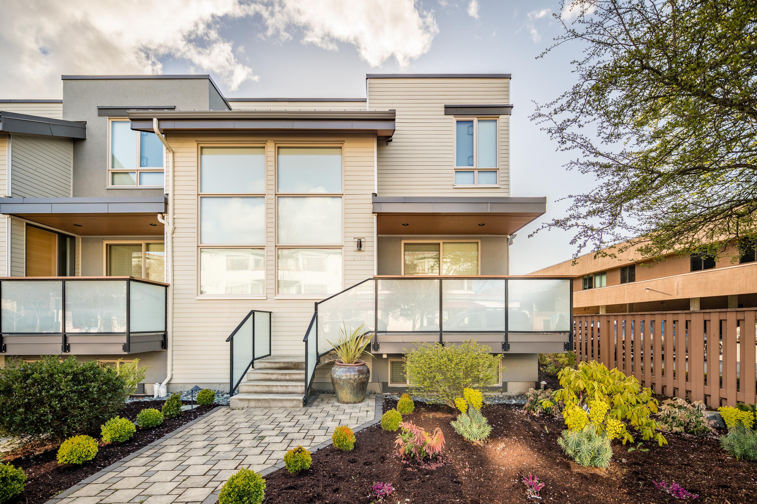 SOLD Premium Modern Townhome Sidney BC