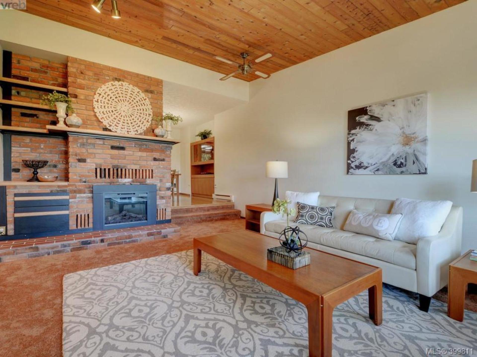  at 4066 Nicholson Court, High Quadra, Saanich East