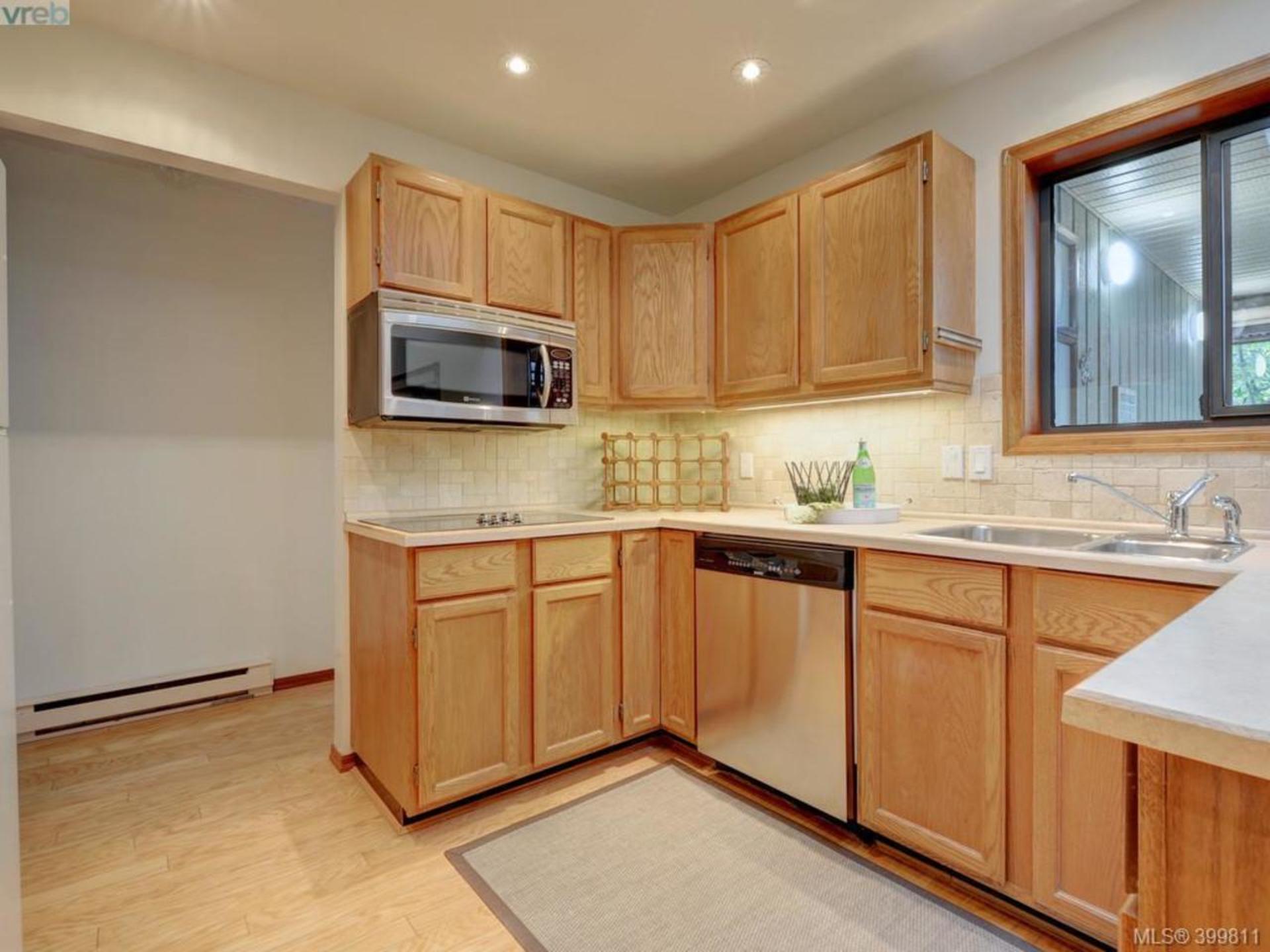  at 4066 Nicholson Court, High Quadra, Saanich East