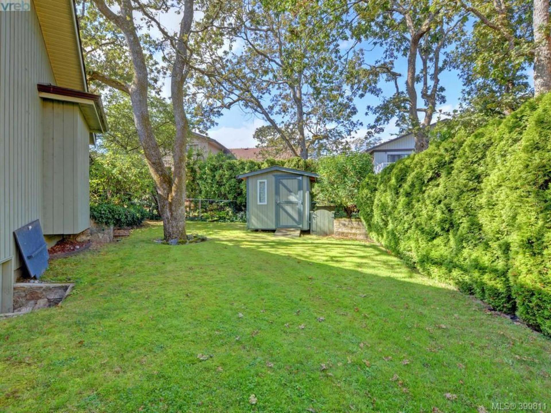  at 4066 Nicholson Court, High Quadra, Saanich East