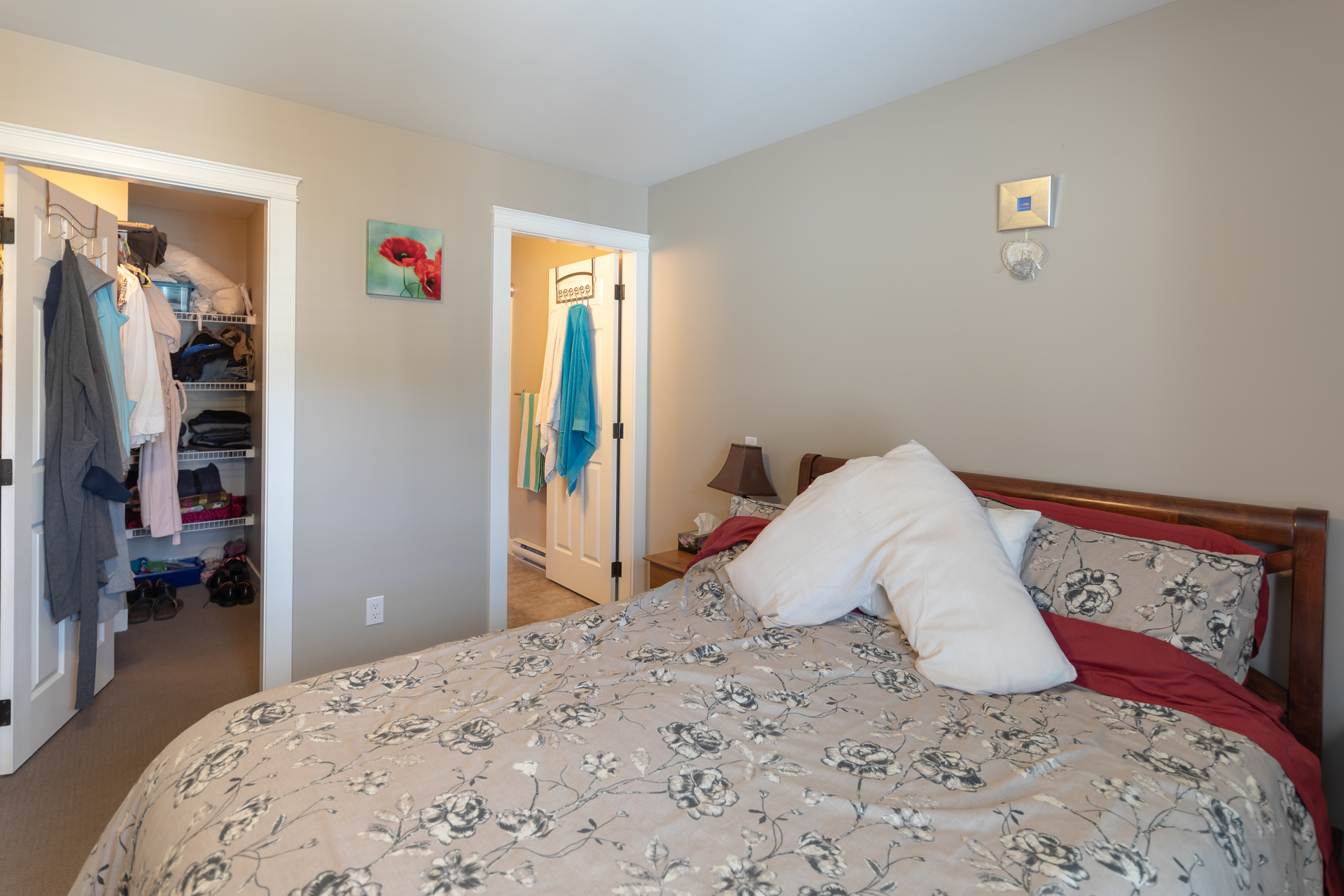 Master Bedroom With Walk-In Closet at 3288 Merlin Road, Happy Valley, Langford