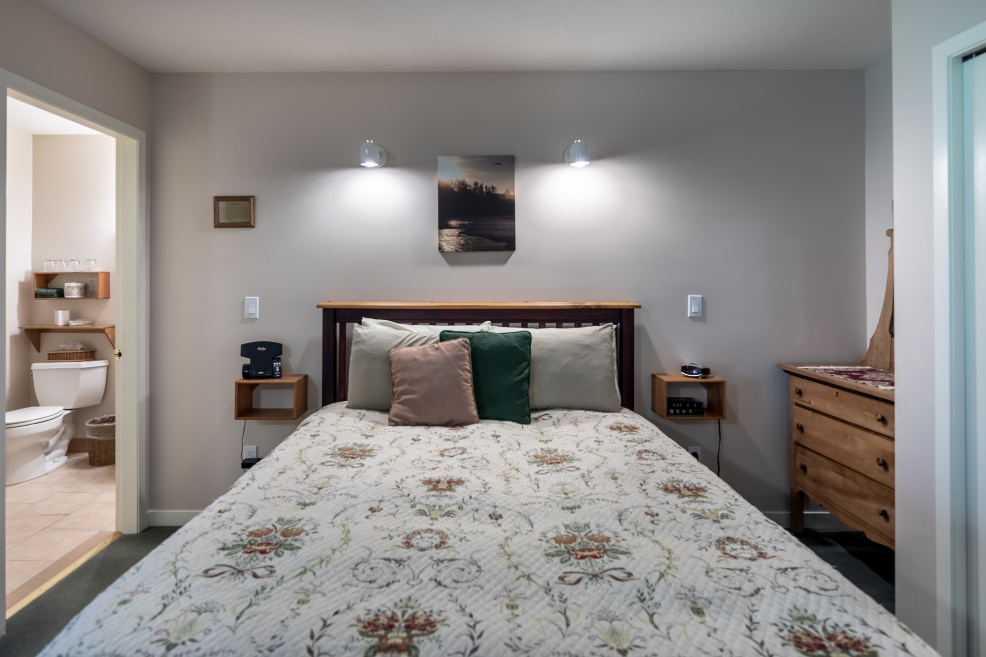 Suite 3 at 5895 River Road, Port Alberni, Vancouver Island Suite 3 at 5895 River Road, Port Alberni, Vancouver Island