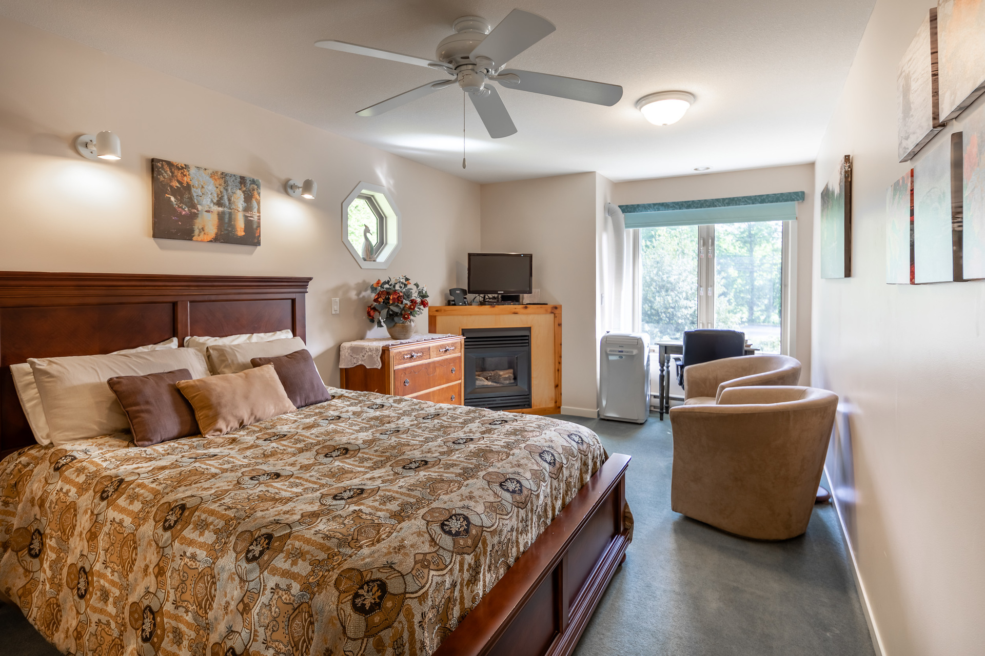 Suite 4 at 5895 River Road, Port Alberni, Vancouver Island Suite 4 at 5895 River Road, Port Alberni, Vancouver Island
