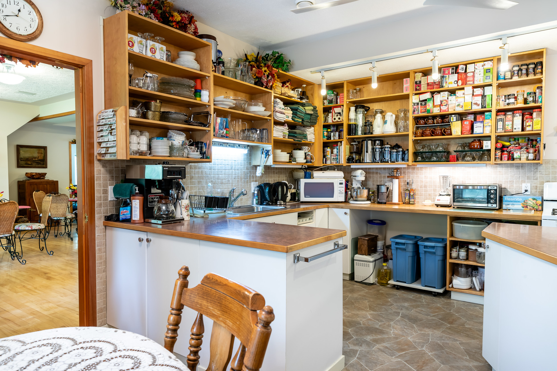 Kitchen at 5895 River Road, Port Alberni, Vancouver Island Kitchen at 5895 River Road, Port Alberni, Vancouver Island