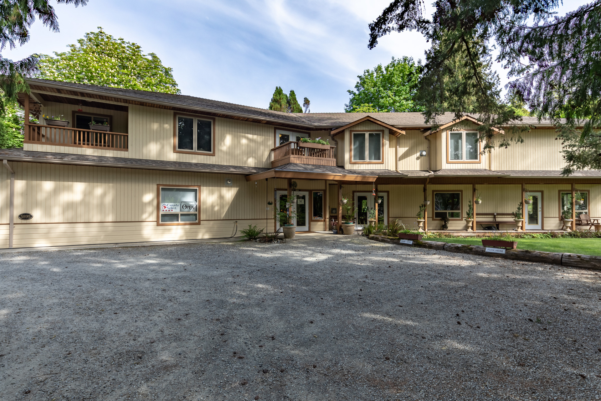 Room For Vehicles at 5895 River Road, Port Alberni, Vancouver Island Room For Vehicles at 5895 River Road, Port Alberni, Vancouver Island