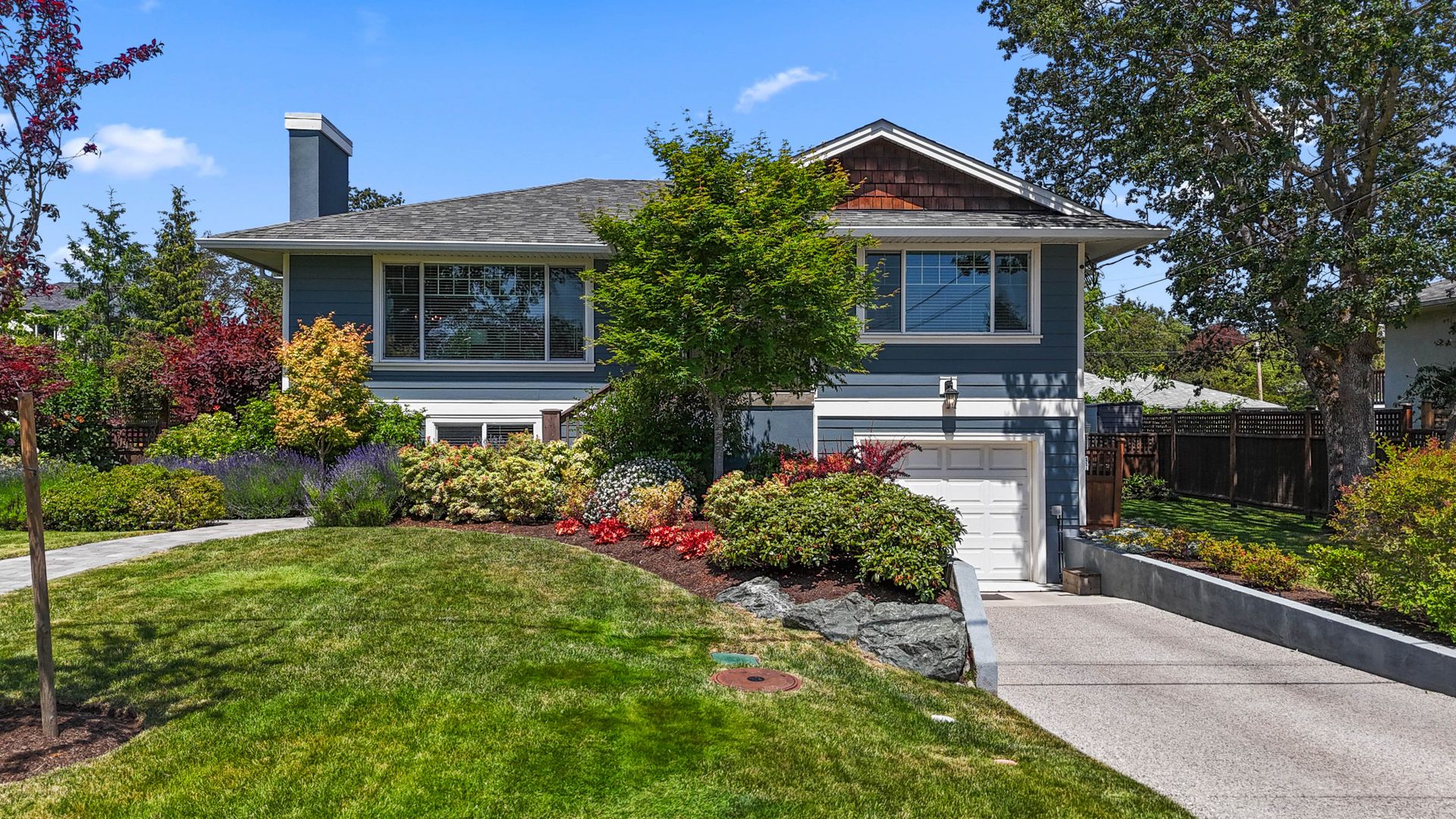 2080 Allenby Street, Henderson, Oak Bay 