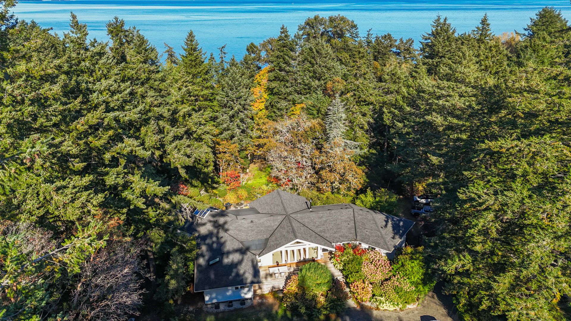  at 2623 Queenswood Drive, Victoria