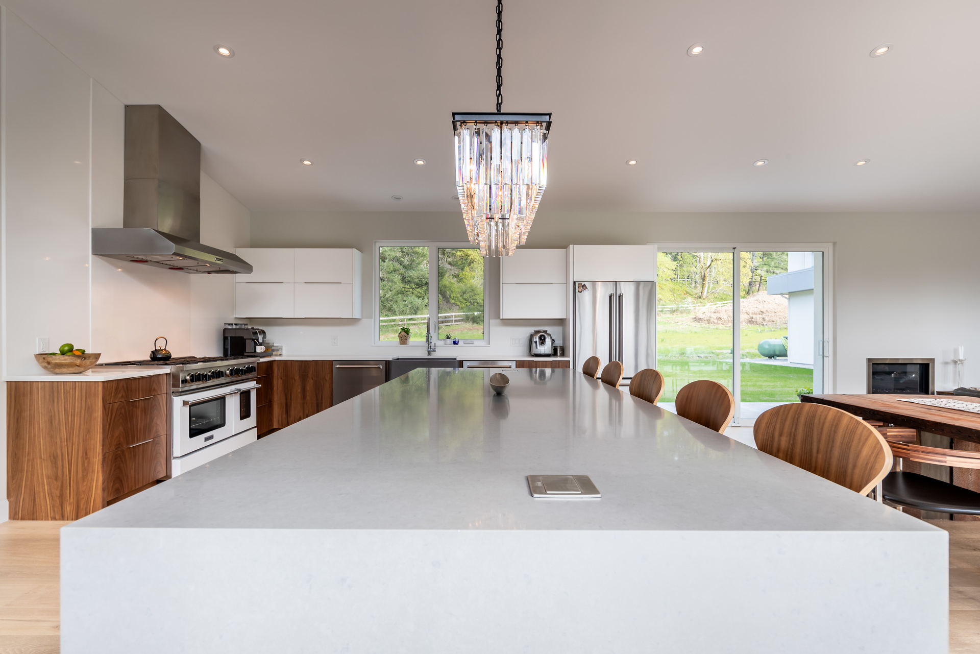Eat-In Kitchen With Breakfast Bar at 5100 & 5101 Jagtar's Way, Prospect Lake, Saanich West Eat-In Kitchen With Breakfast Bar at 5100 & 5101 Jagtar's Way, Prospect Lake, Saanich West
