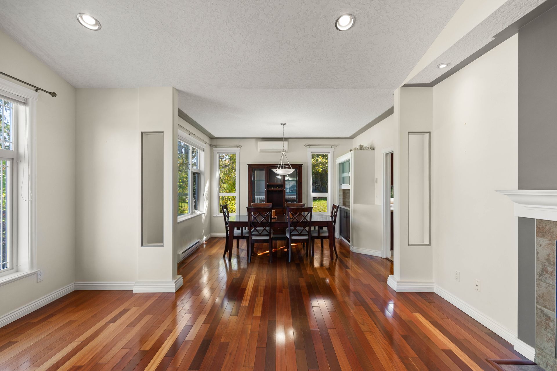  at 3908A Ascot Drive, Cedar Hill, Saanich East