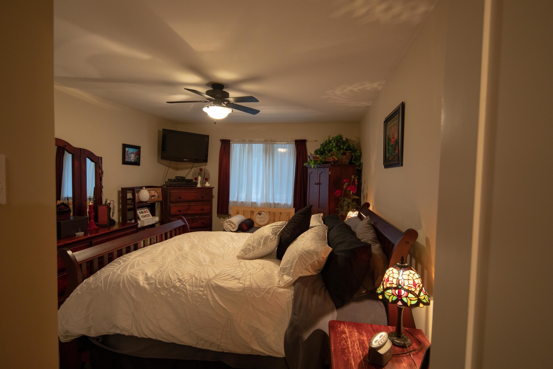 at 10737 Lakeshore Road, Sproat Lake, Zone 06 - Port Alberni at 10737 Lakeshore Road, Sproat Lake, Zone 06 - Port Alberni