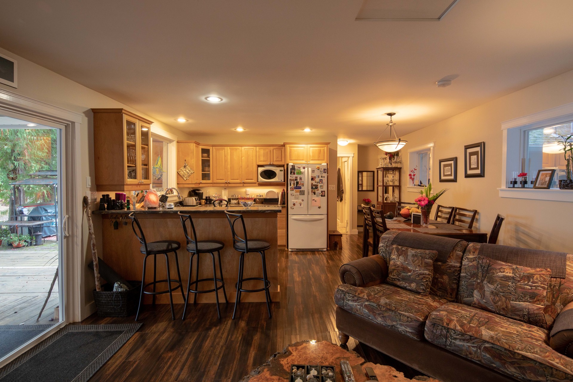 at 10737 Lakeshore Road, Sproat Lake, Zone 06 - Port Alberni at 10737 Lakeshore Road, Sproat Lake, Zone 06 - Port Alberni