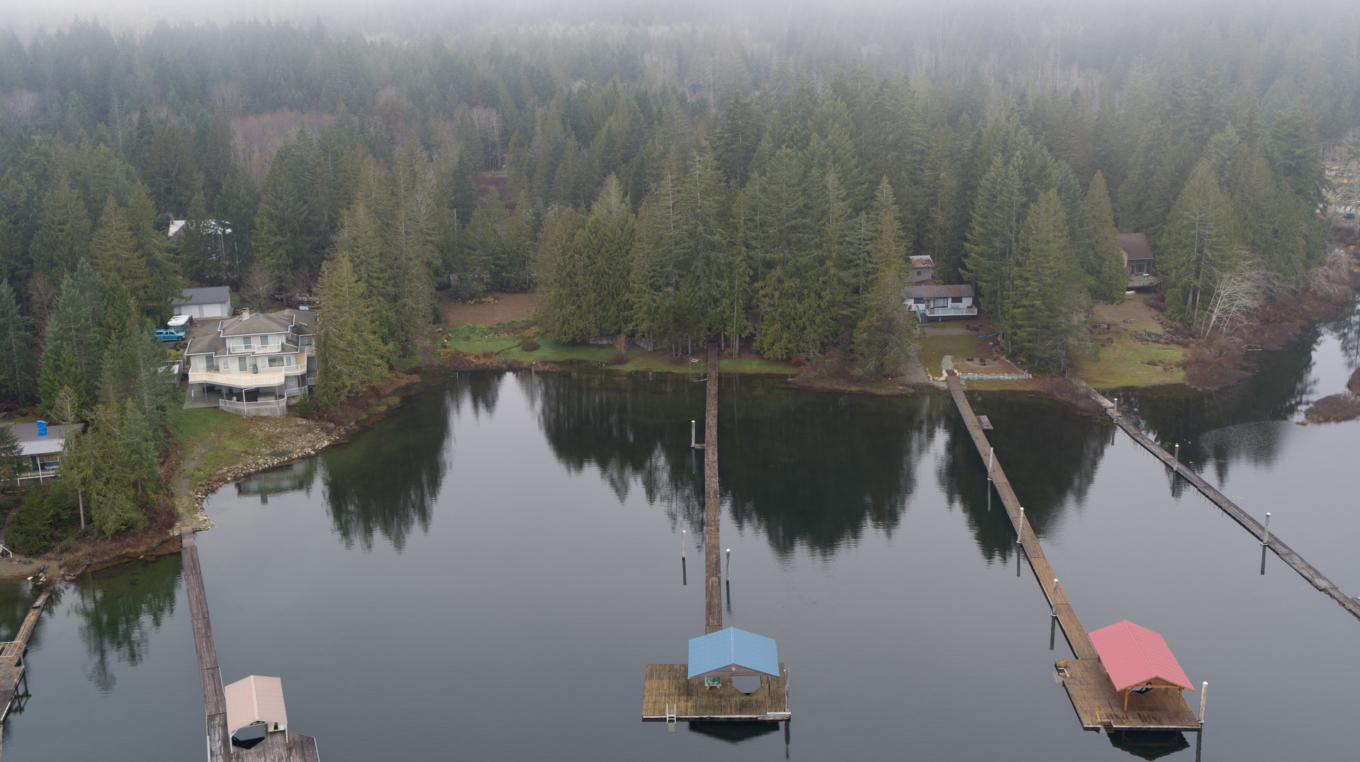 at 10737 Lakeshore Road, Sproat Lake, Zone 06 - Port Alberni at 10737 Lakeshore Road, Sproat Lake, Zone 06 - Port Alberni