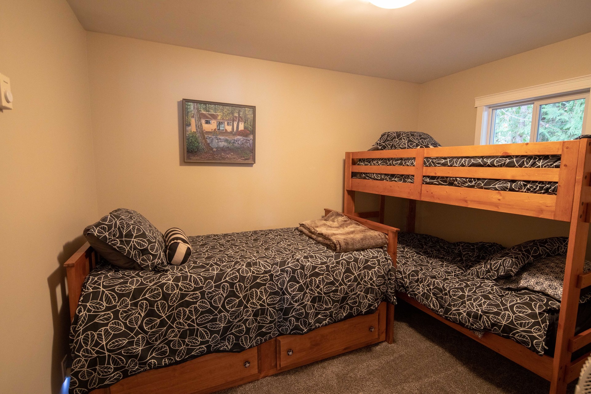 at 10737 Lakeshore Road, Sproat Lake, Zone 06 - Port Alberni at 10737 Lakeshore Road, Sproat Lake, Zone 06 - Port Alberni