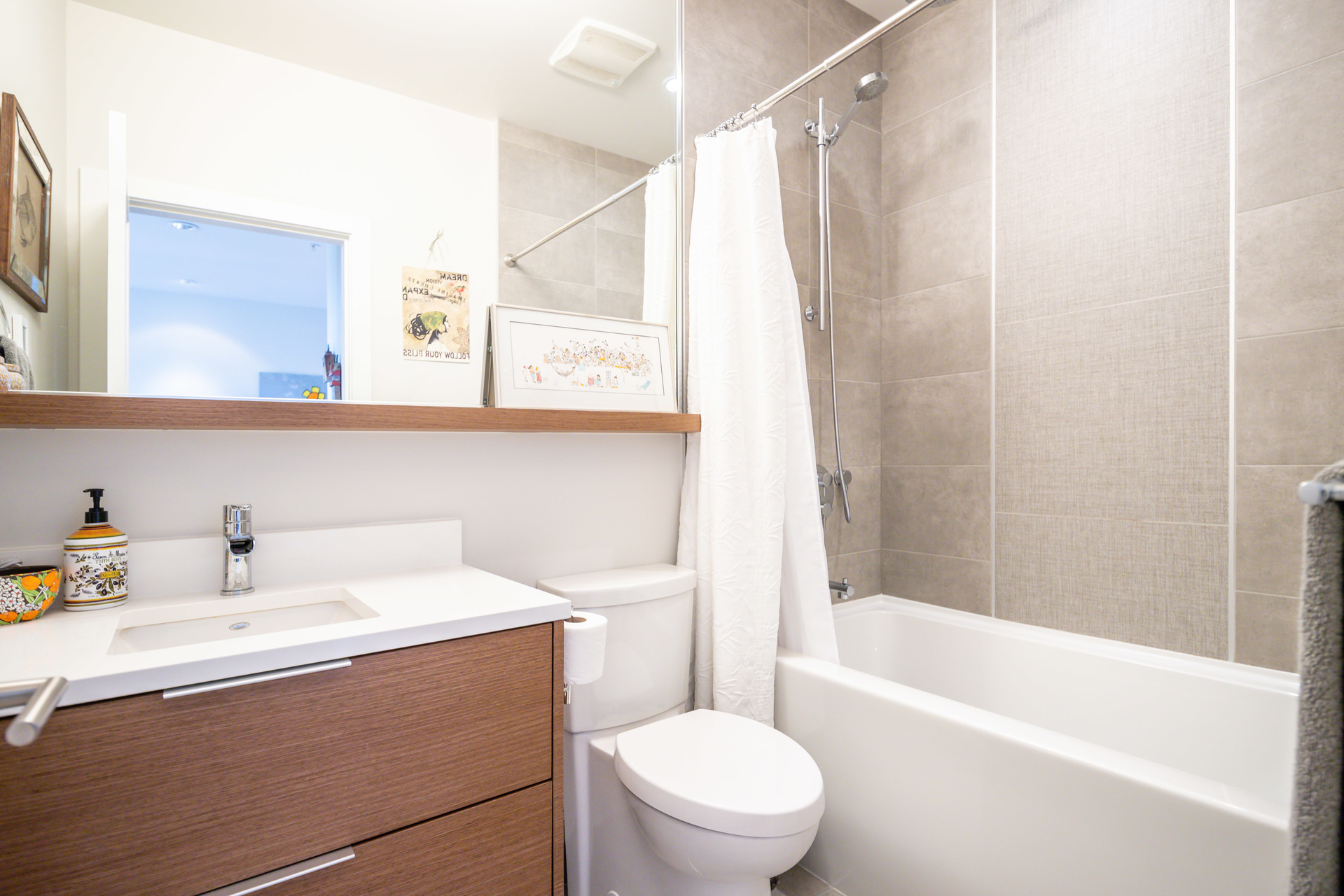 at 306 - 1765 Oak Bay Avenue, Rockland, Victoria at 306 - 1765 Oak Bay Avenue, Rockland, Victoria