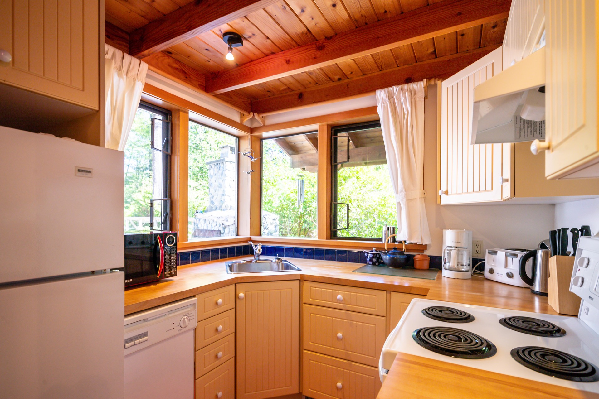 at 1180 & 1208 Lynn Road, Tofino, Zone 06 - Port Alberni at 1180 & 1208 Lynn Road, Tofino, Zone 06 - Port Alberni