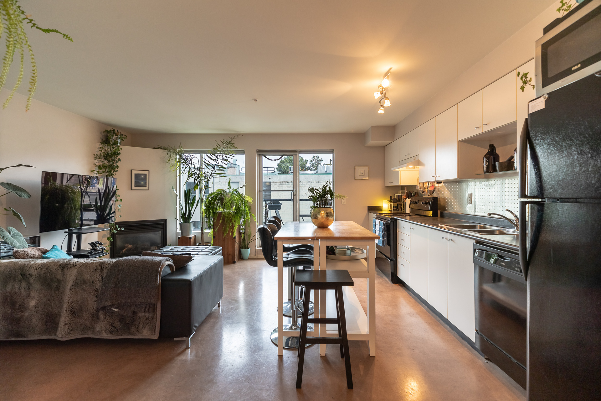  at 207 - 932 Johnson Street, Downtown, Victoria