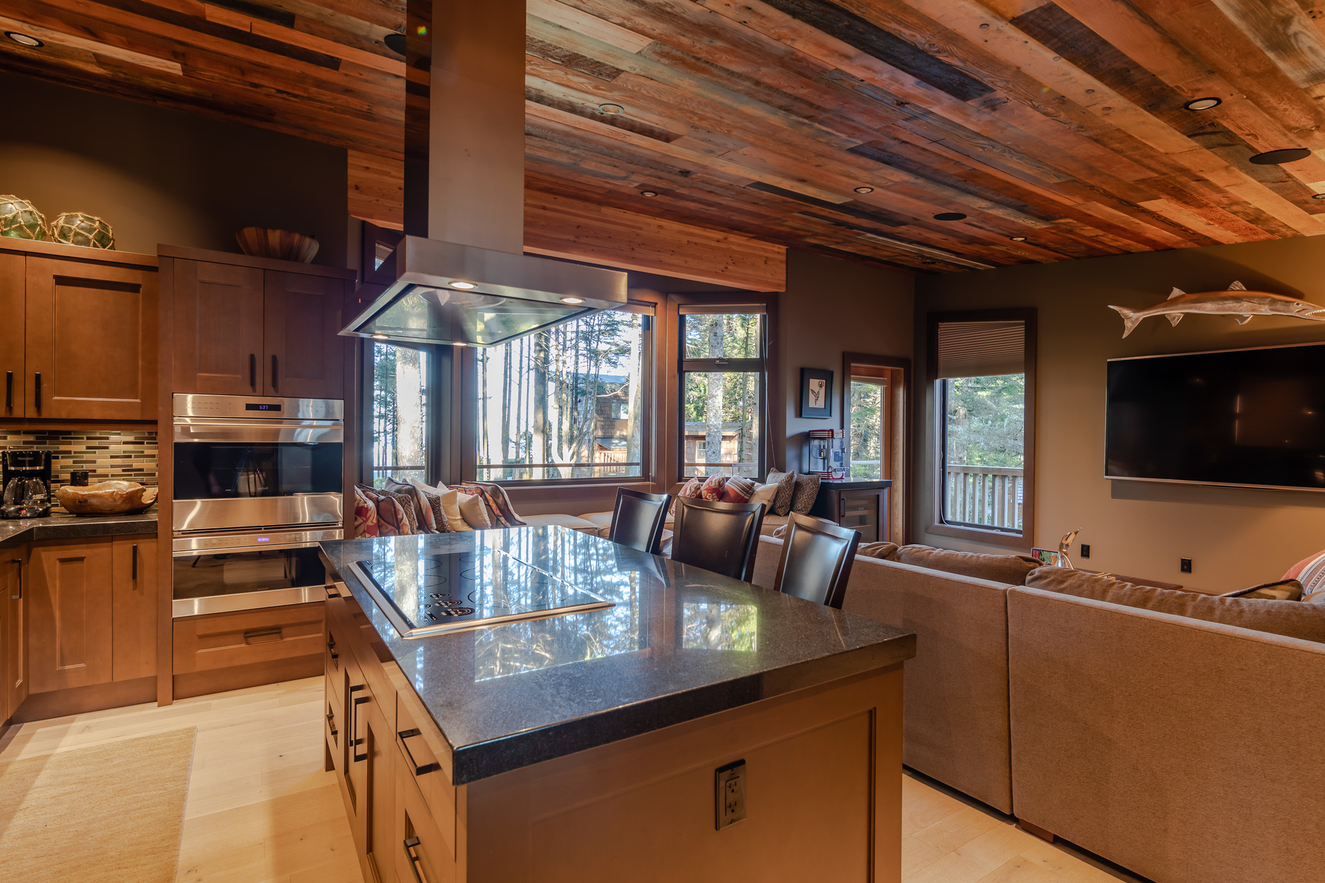 at 1277 & 1281 Lynn Road, Tofino, Port Alberni and West Coast at 1277 & 1281 Lynn Road, Tofino, Port Alberni and West Coast