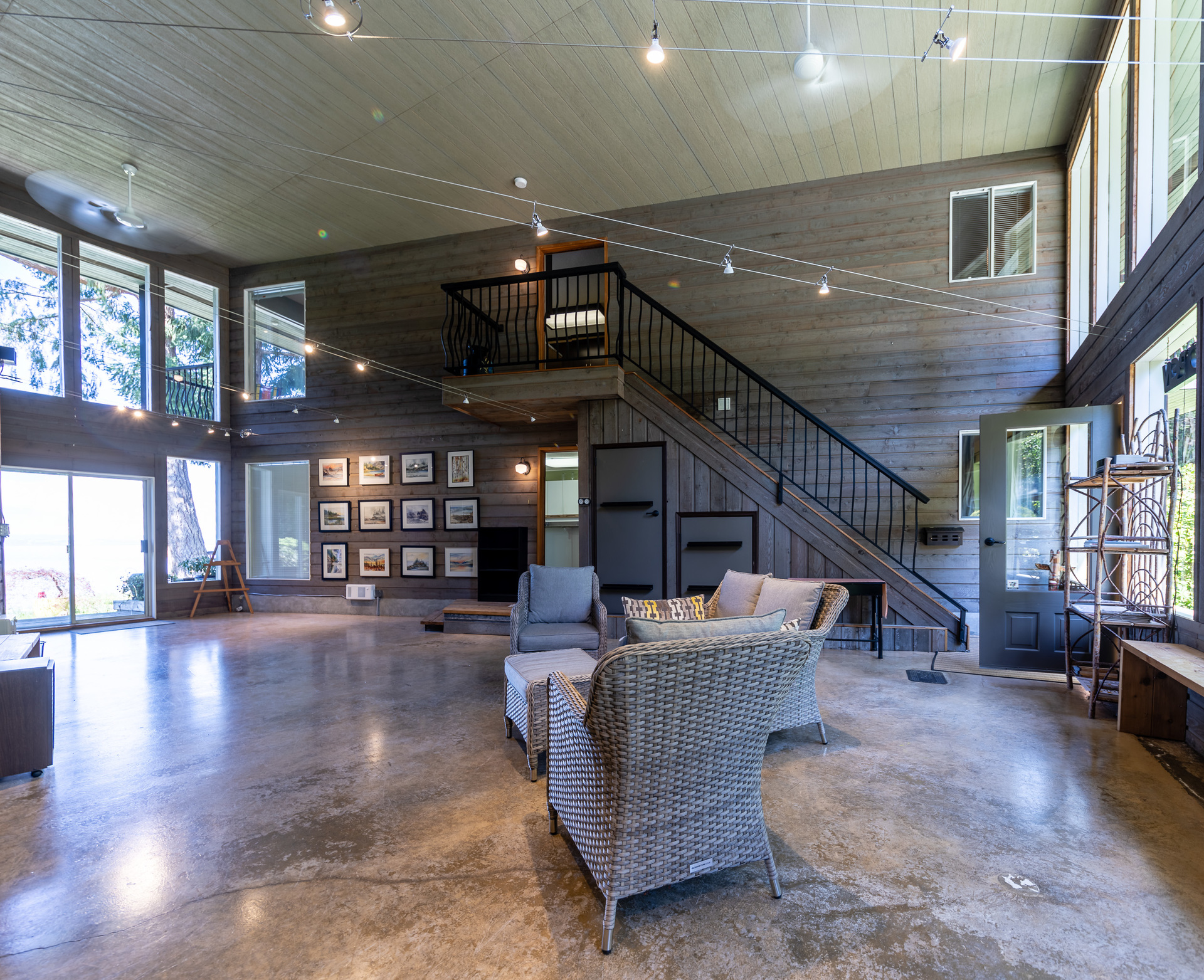 Atrium Seperating Main House And Guest Suites at 5101 Island Highway West, Qualicum North, Oceanside Atrium Seperating Main House And Guest Suites at 5101 Island Highway West, Qualicum North, Oceanside