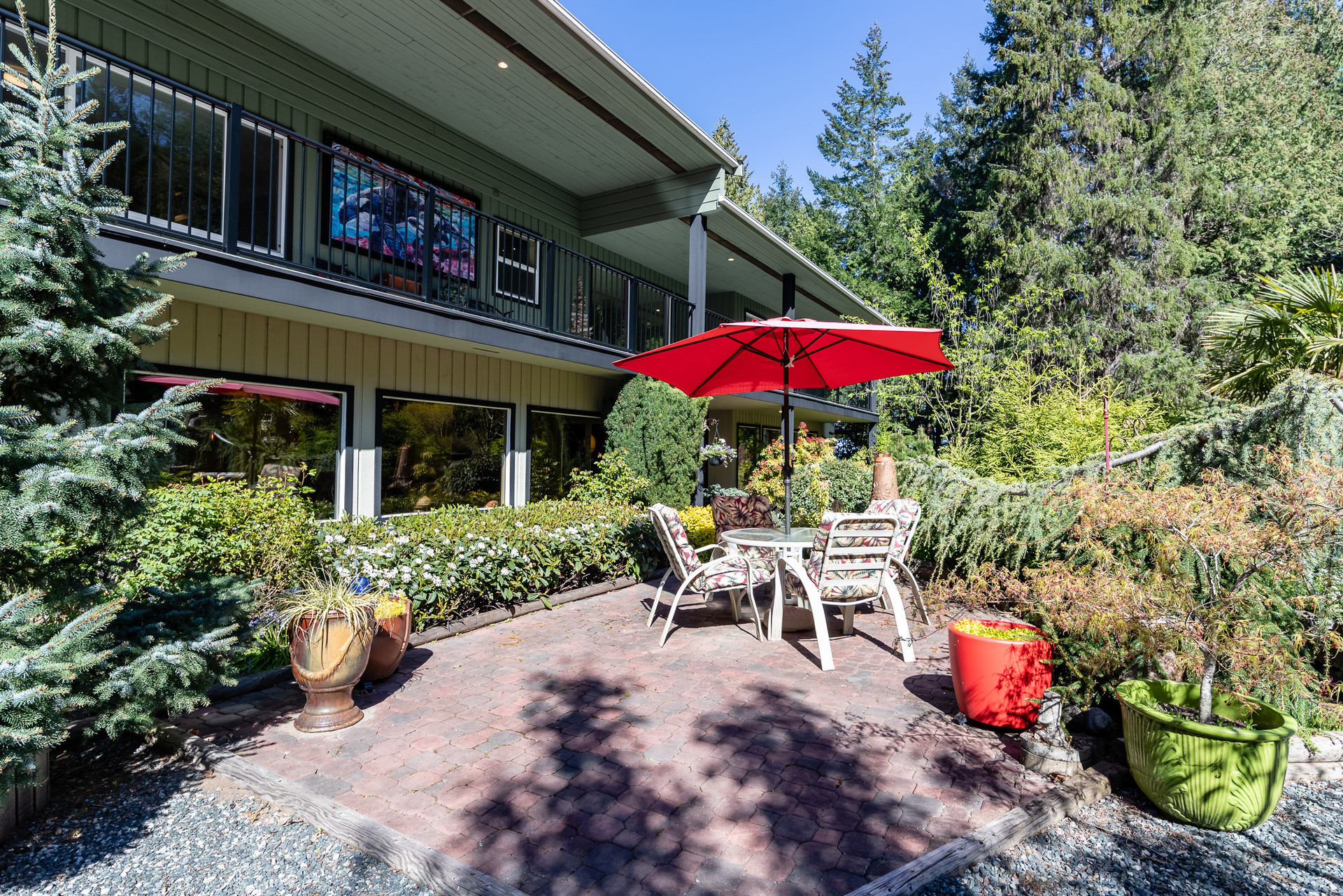 Front Courtyard at 5101 Island Highway West, Qualicum North, Oceanside Front Courtyard at 5101 Island Highway West, Qualicum North, Oceanside