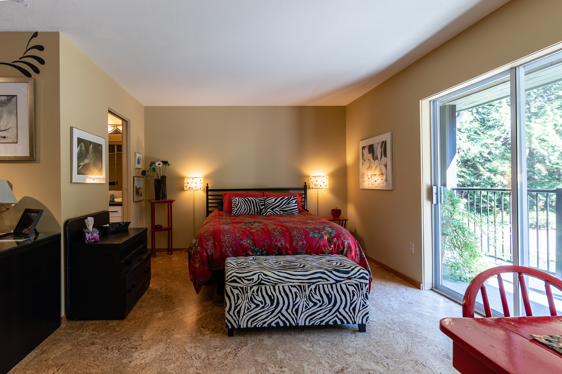 Second Master Suite Guest Bedroom at 5101 Island Highway West, Qualicum North, Oceanside Second Master Suite Guest Bedroom at 5101 Island Highway West, Qualicum North, Oceanside