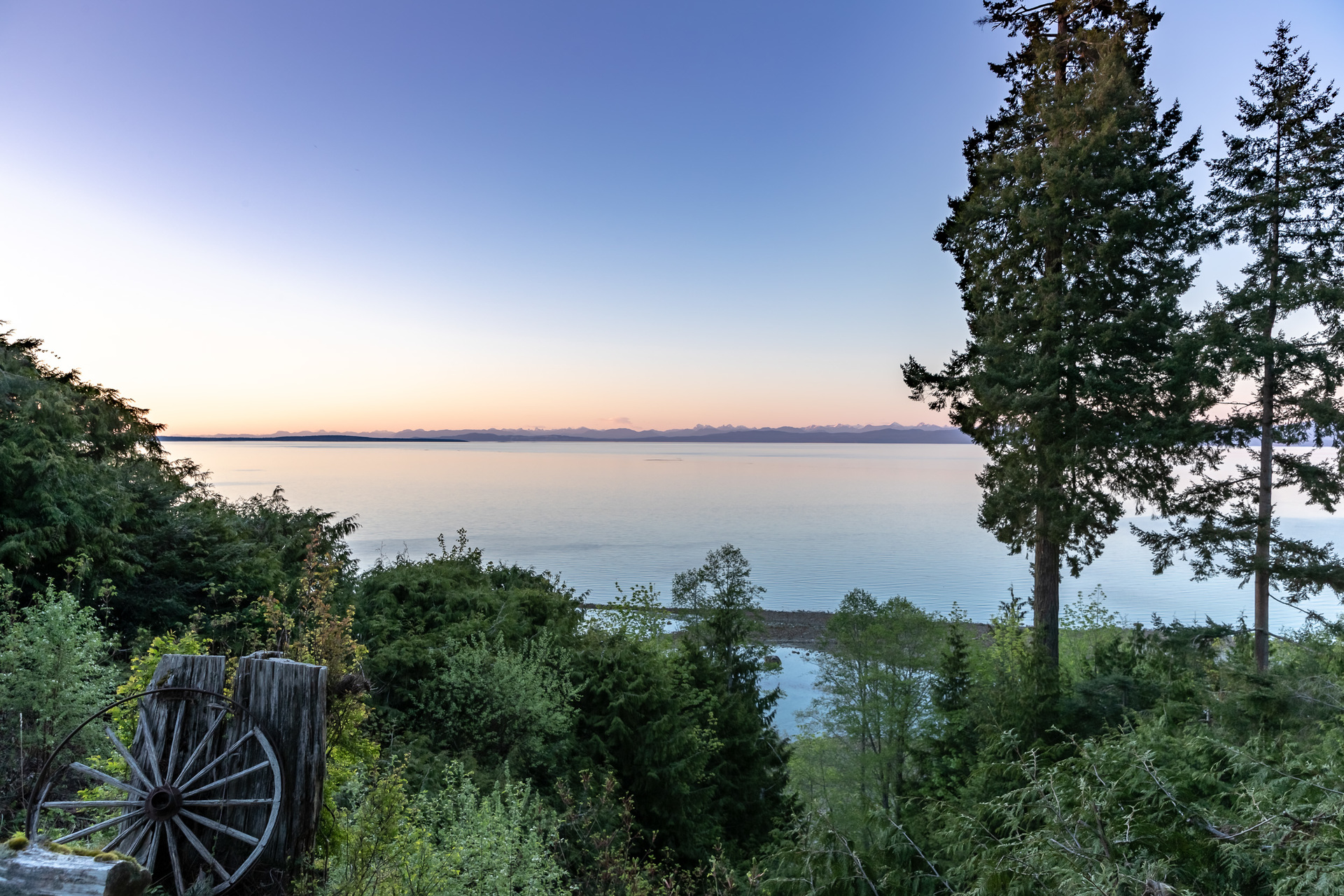 Oceanfront Living at 5101 Island Highway West, Qualicum North, Oceanside Oceanfront Living at 5101 Island Highway West, Qualicum North, Oceanside