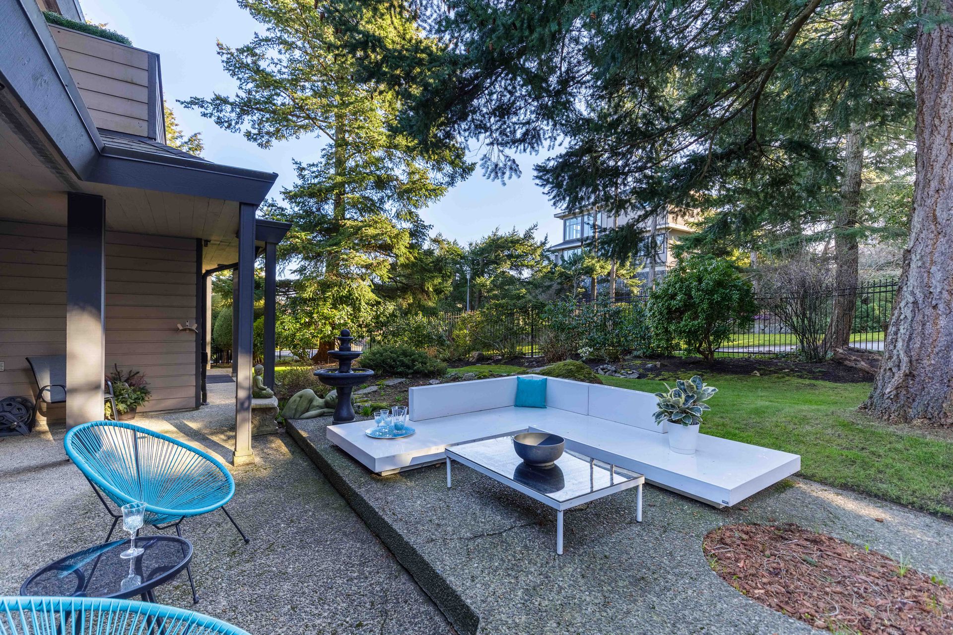 at 104 - 2829 Arbutus Road, Ten Mile Point, Saanich East