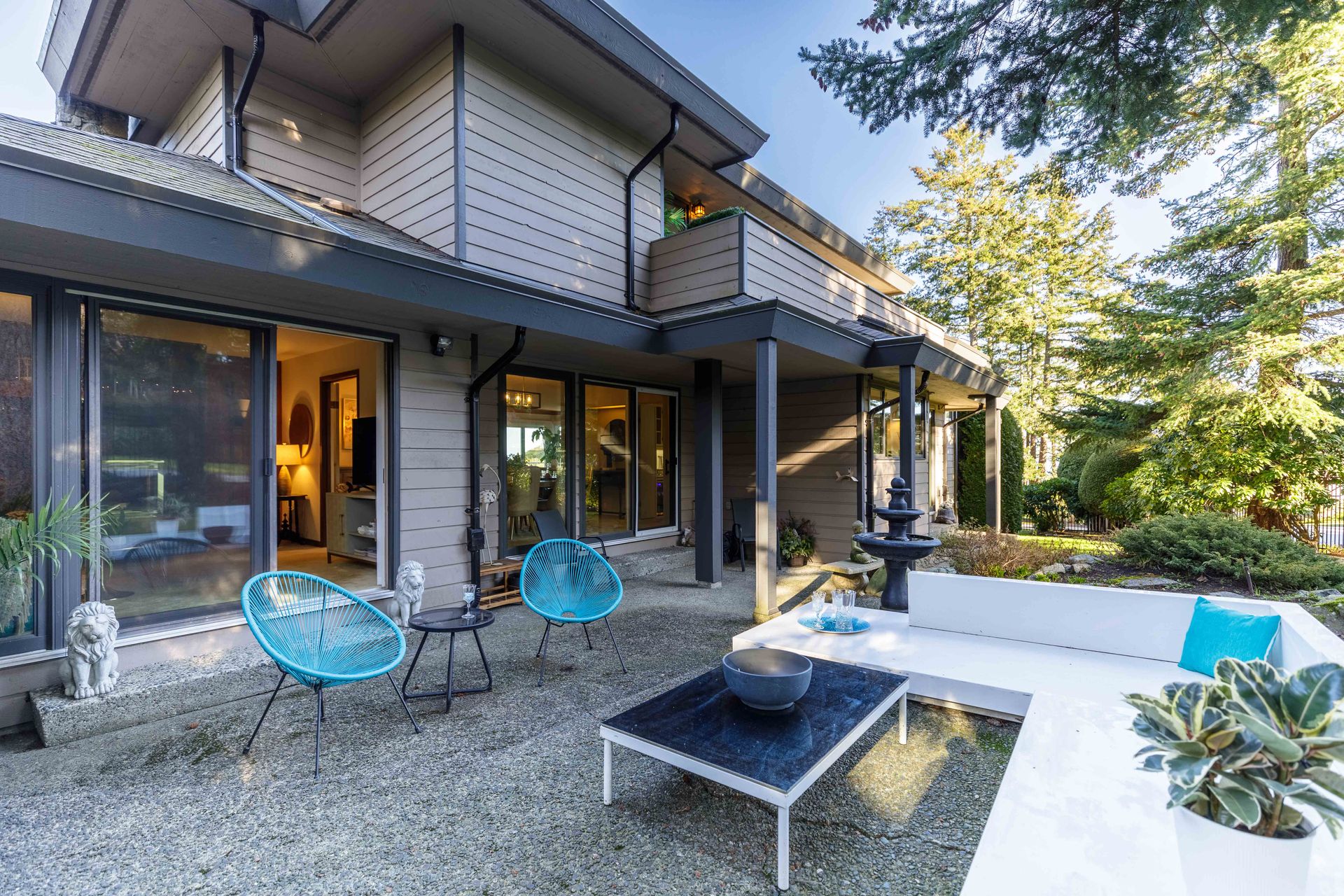  at 104 - 2829 Arbutus Road, Ten Mile Point, Saanich East