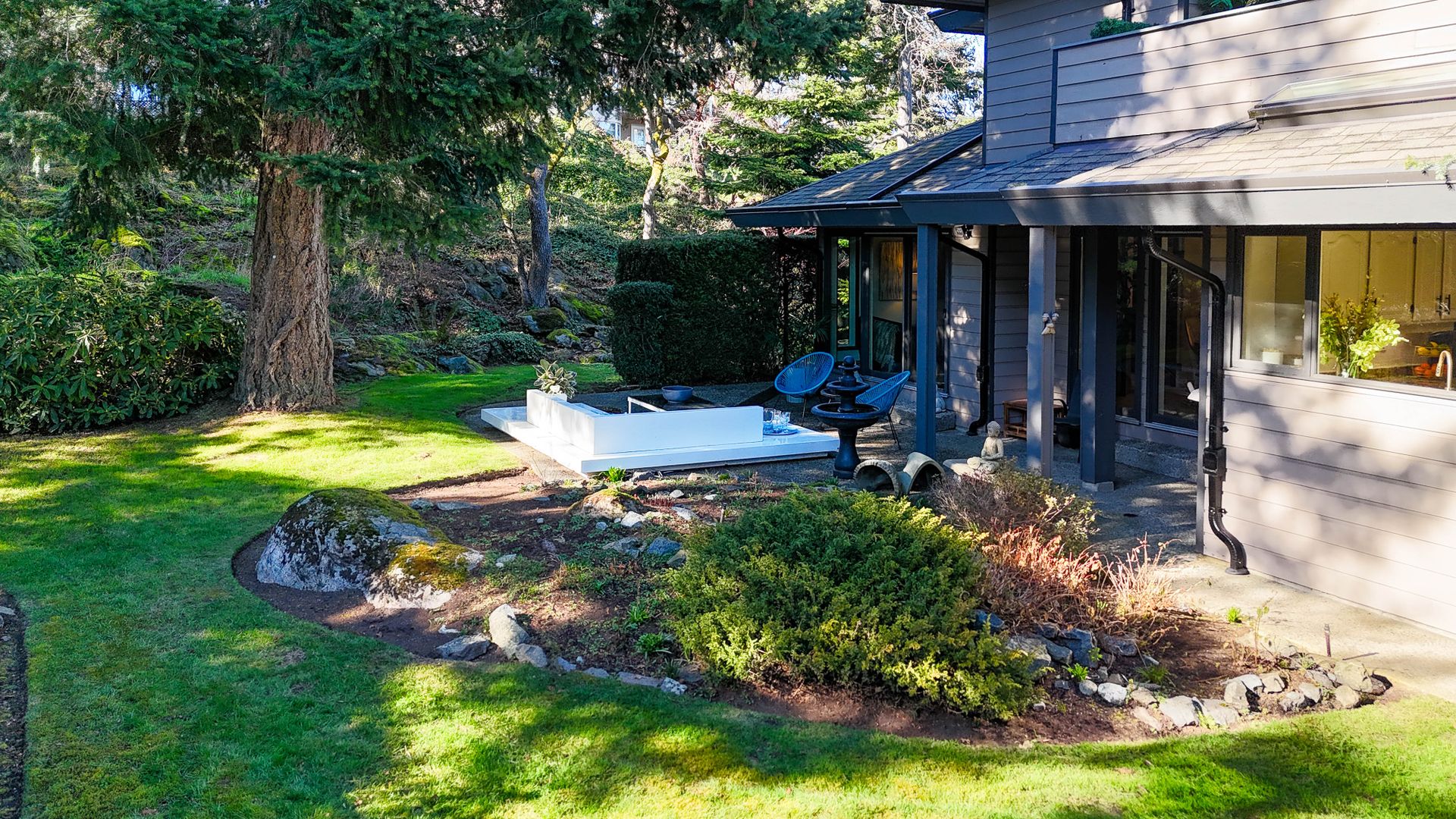  at 104 - 2829 Arbutus Road, Ten Mile Point, Saanich East