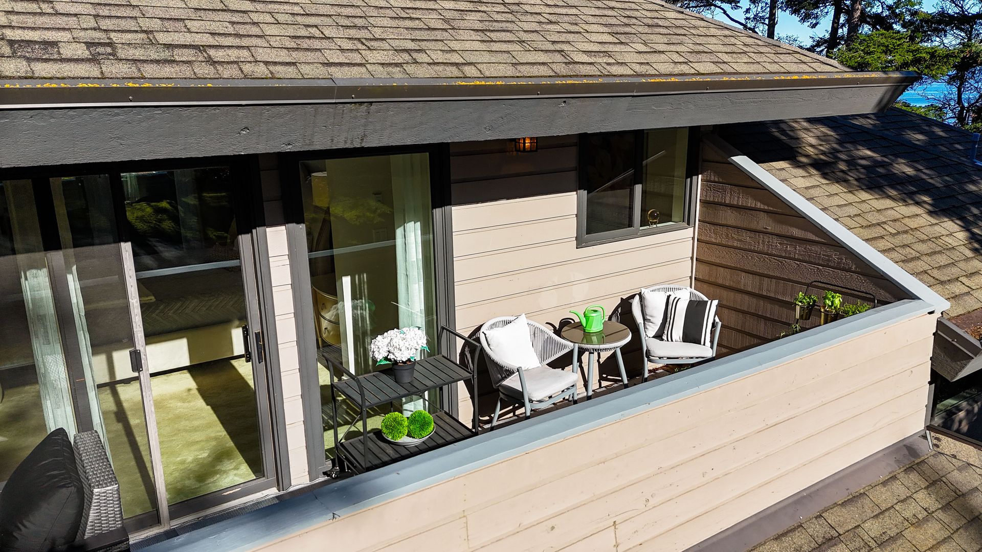  at 104 - 2829 Arbutus Road, Ten Mile Point, Saanich East