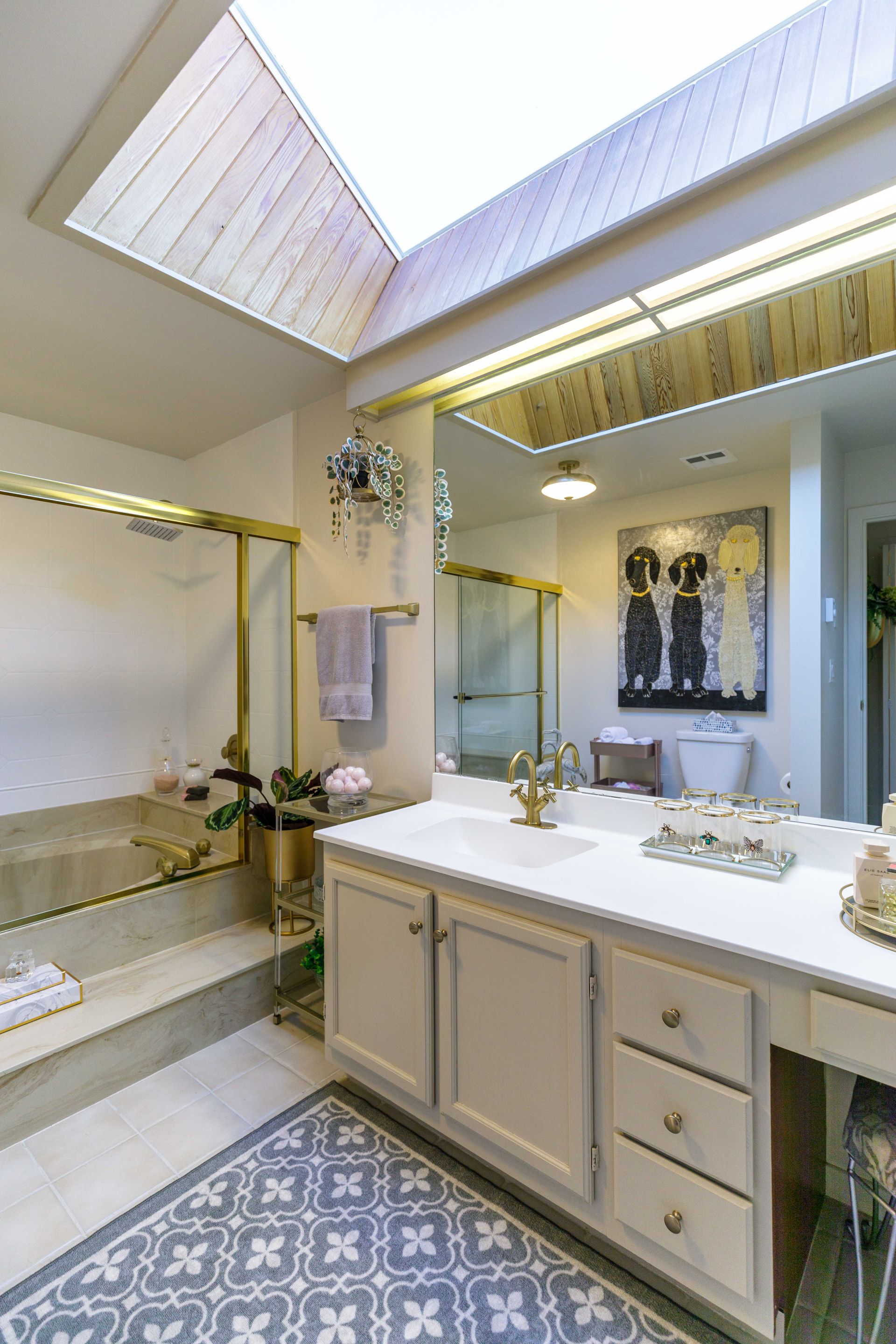  at 104 - 2829 Arbutus Road, Ten Mile Point, Saanich East