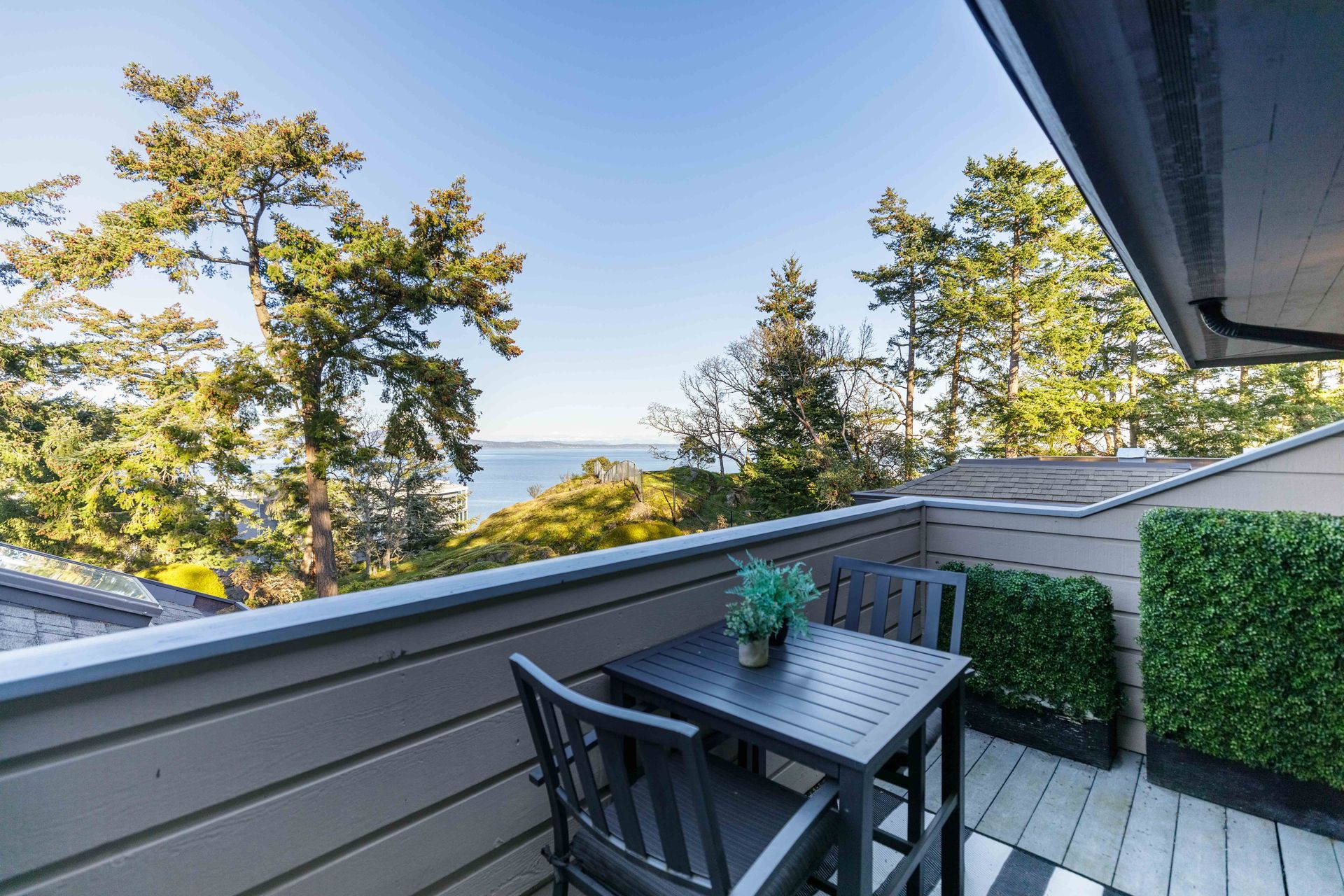  at 104 - 2829 Arbutus Road, Ten Mile Point, Saanich East