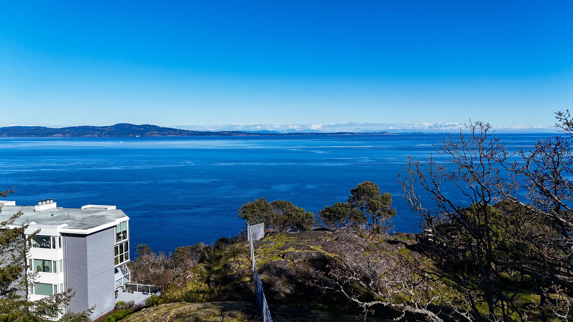  at 104 - 2829 Arbutus Road, Ten Mile Point, Saanich East