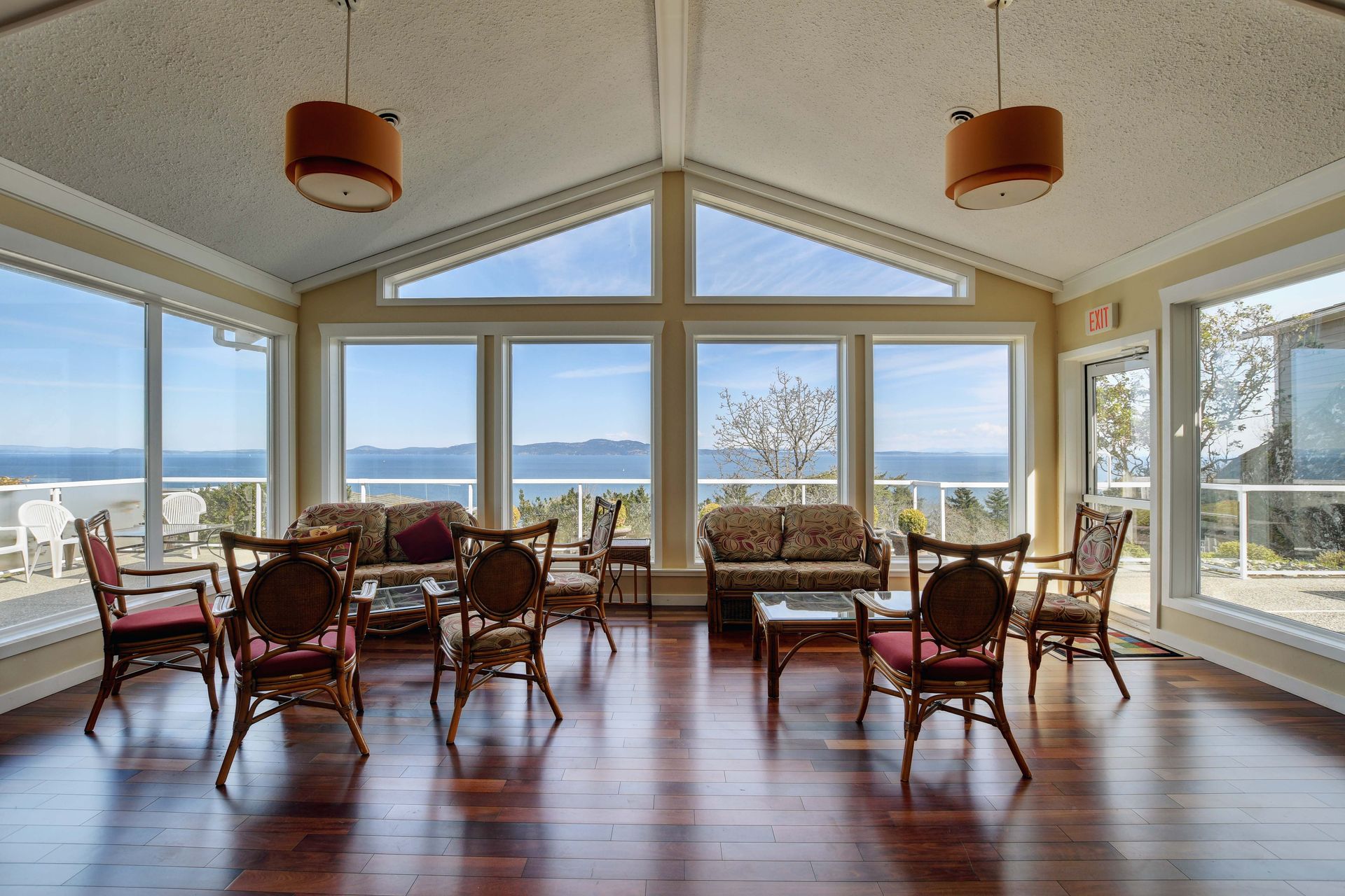  at 104 - 2829 Arbutus Road, Ten Mile Point, Saanich East