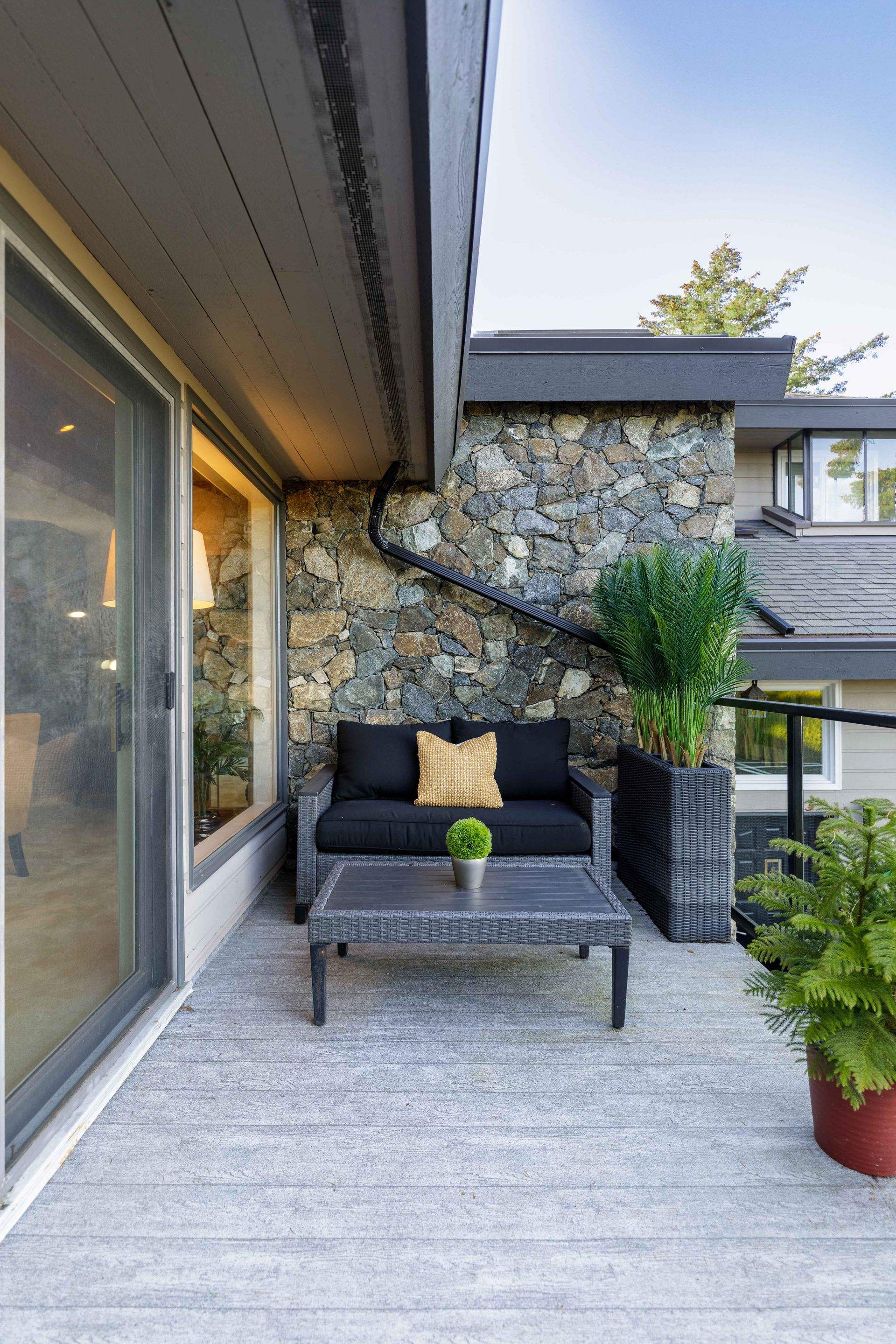  at 104 - 2829 Arbutus Road, Ten Mile Point, Saanich East