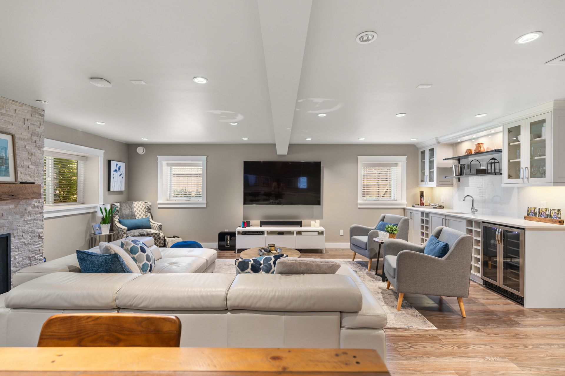  at 2080 Allenby Street, Henderson, Oak Bay