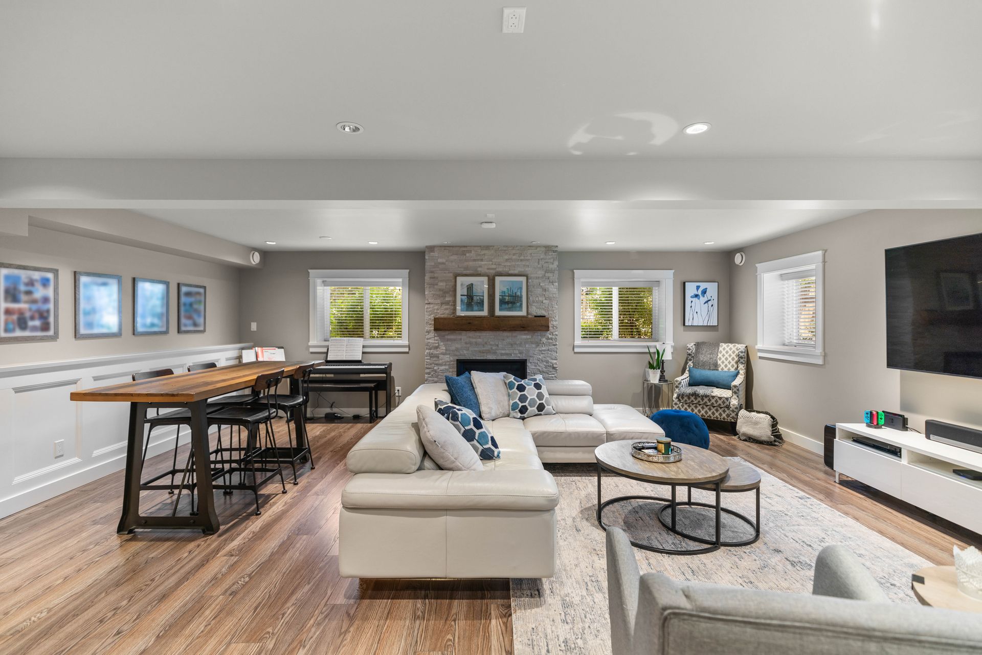  at 2080 Allenby Street, Henderson, Oak Bay