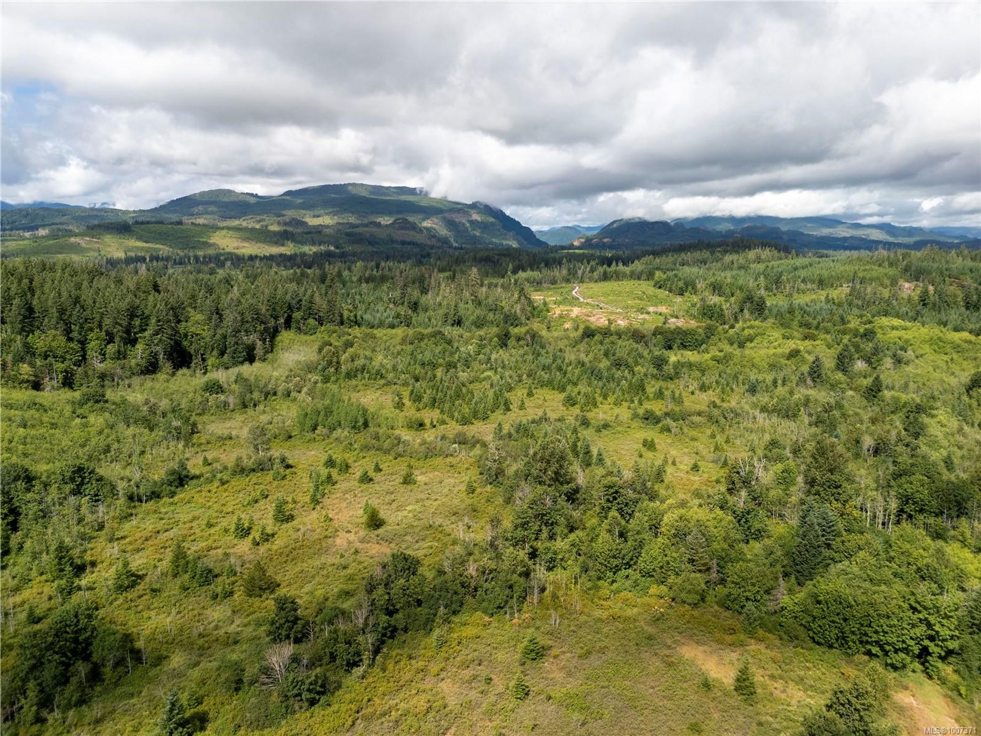 at 8855 Central Lake Road, Sproat Lake, Port Alberni  at 8855 Central Lake Road, Sproat Lake, Port Alberni