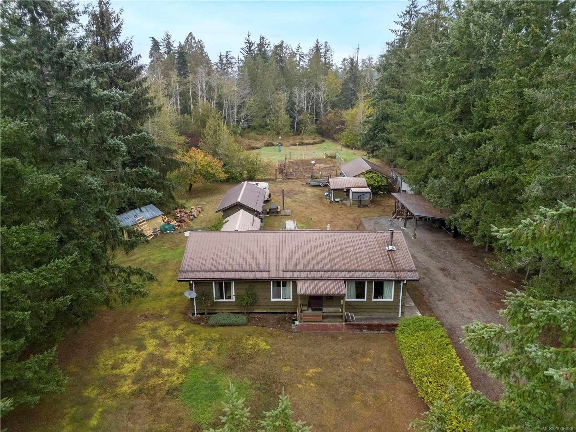 372-bates-union-bayfanny-bay-comox-valley-06 at 372 Bates Drive, Union Bay/Fanny Bay, Comox Valley 372-bates-union-bayfanny-bay-comox-valley-06 at 372 Bates Drive, Union Bay/Fanny Bay, Comox Valley