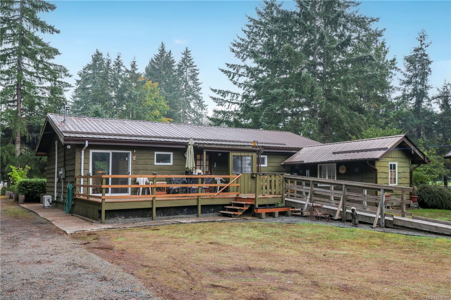 372-bates-union-bayfanny-bay-comox-valley-16 at 372 Bates Drive, Union Bay/Fanny Bay, Comox Valley 372-bates-union-bayfanny-bay-comox-valley-16 at 372 Bates Drive, Union Bay/Fanny Bay, Comox Valley