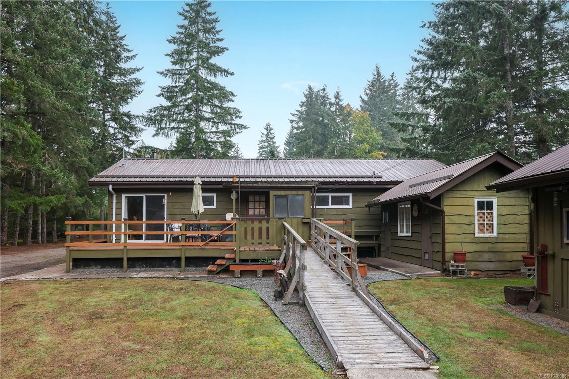 372-bates-union-bayfanny-bay-comox-valley-17 at 372 Bates Drive, Union Bay/Fanny Bay, Comox Valley 372-bates-union-bayfanny-bay-comox-valley-17 at 372 Bates Drive, Union Bay/Fanny Bay, Comox Valley